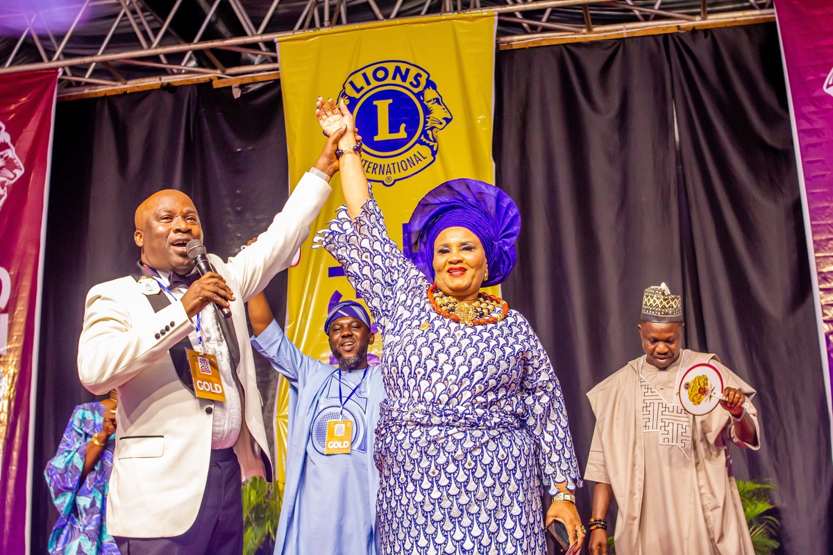 Multiple Council Chairperson Presents New Leadership Team of Lions District 404B5